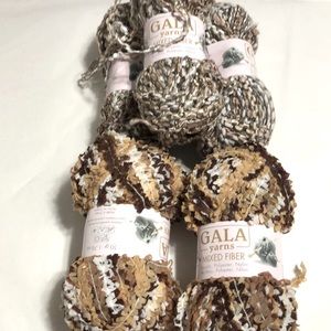 5 SKEINS DECORATIVE YARN. NWT